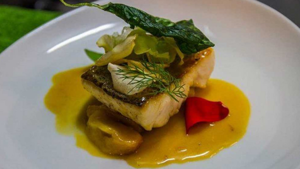 Merluza con salsa de naranja para chuparse los dedos